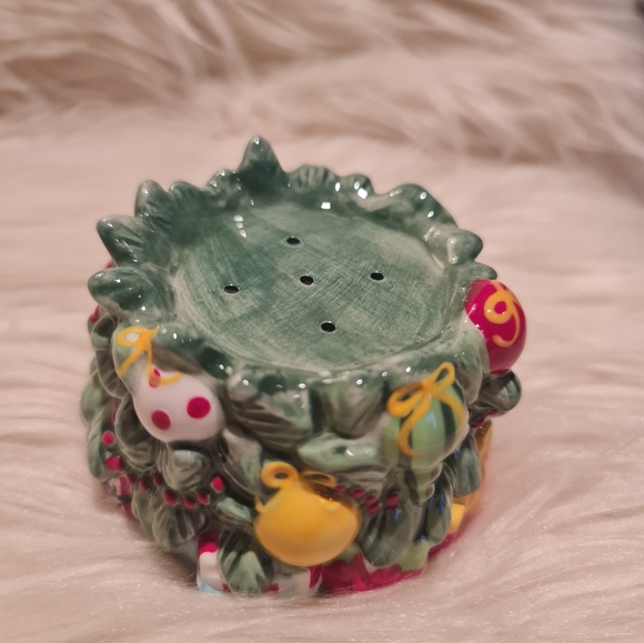 Vintage Design Christmas Tree Salt & Pepper Shaker Stack - Picture 6 of 7